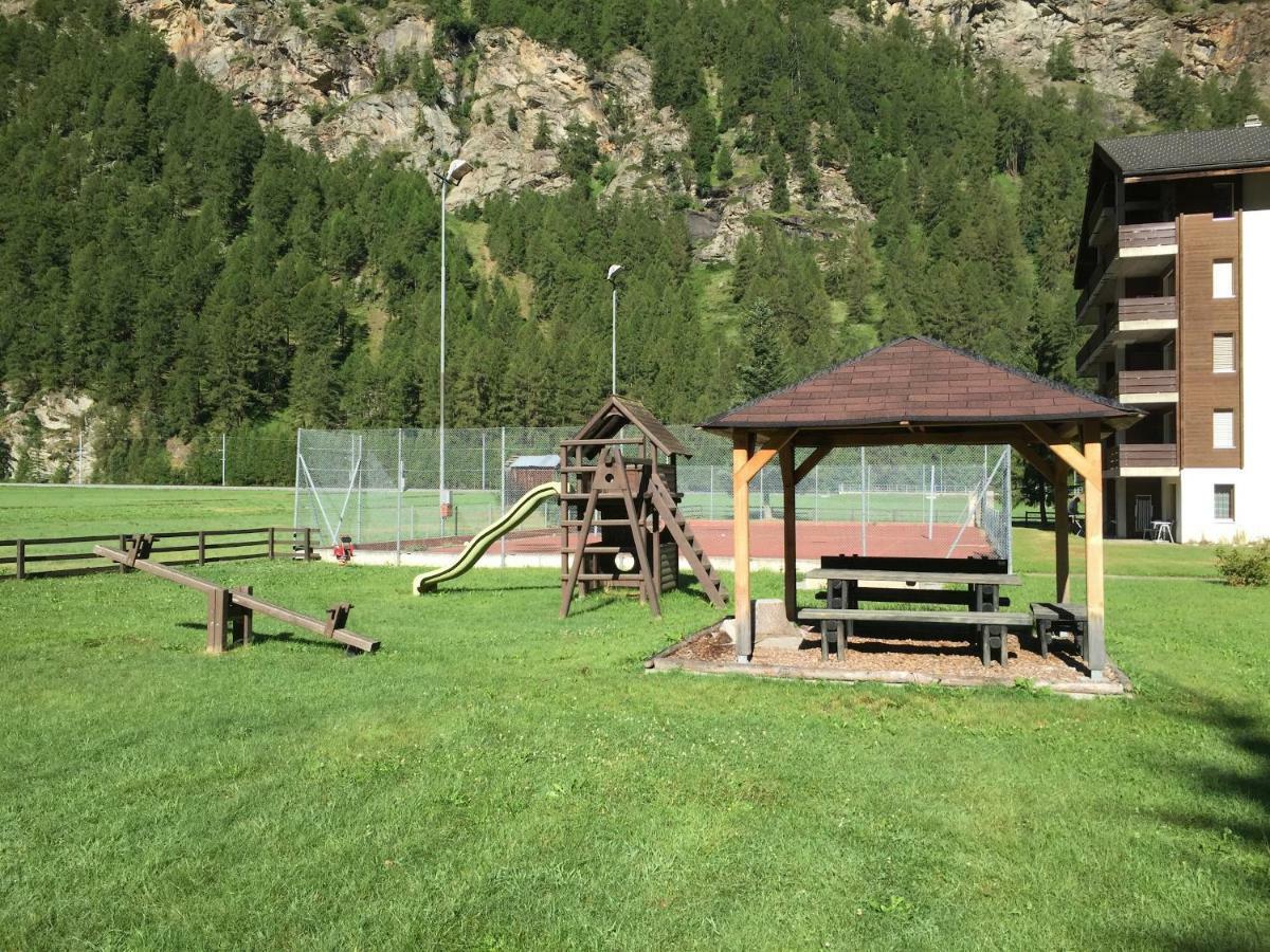 Monte Rosa D 412 Aparthotel Täsch Exteriör bild
