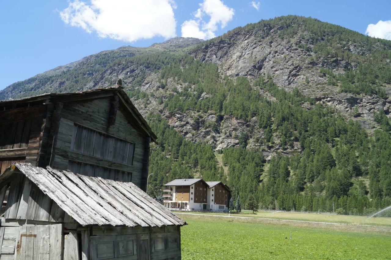 Monte Rosa D 412 Aparthotel Täsch Exteriör bild